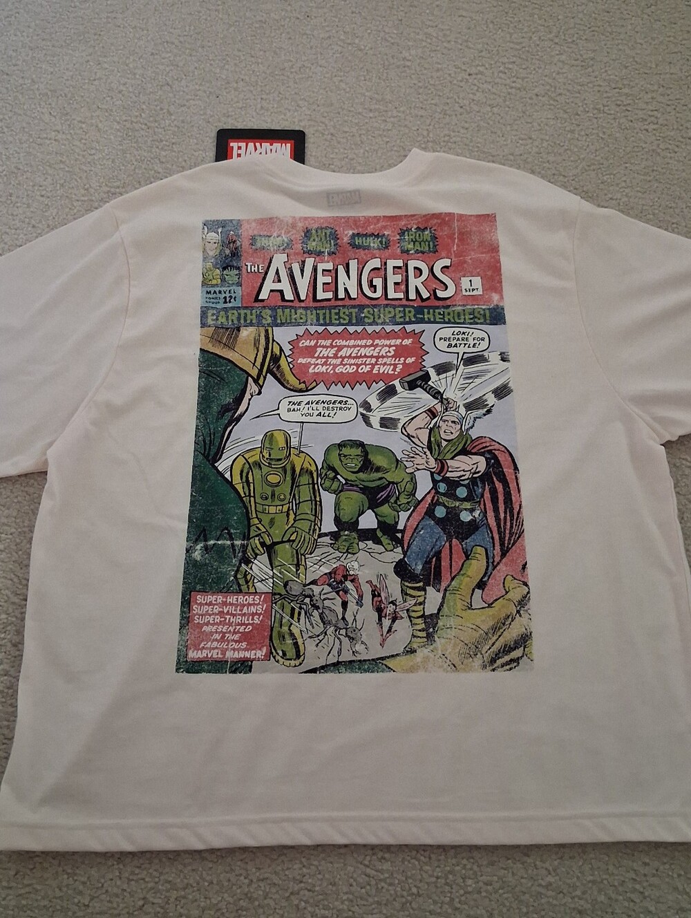Brand New Marvel Avengers T Shirt Size Large